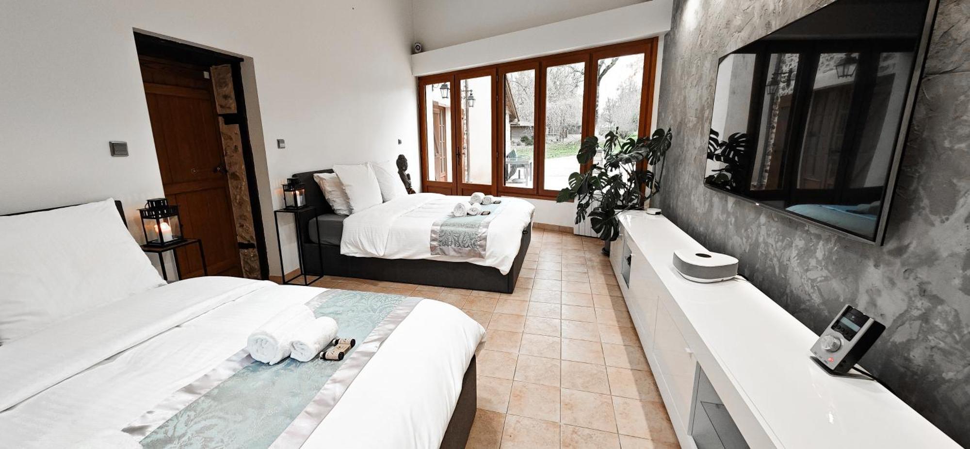 Villa Tagibao Avec Piscine Chauffee Et Spa Lesterps Экстерьер фото