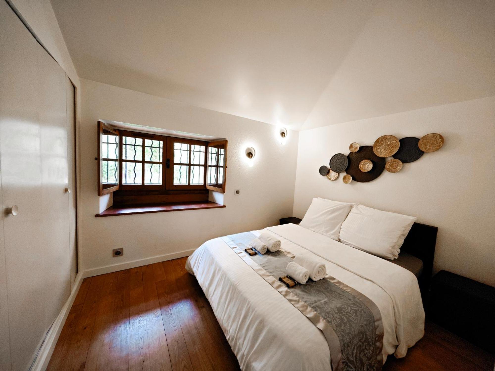 Villa Tagibao Avec Piscine Chauffee Et Spa Lesterps Экстерьер фото