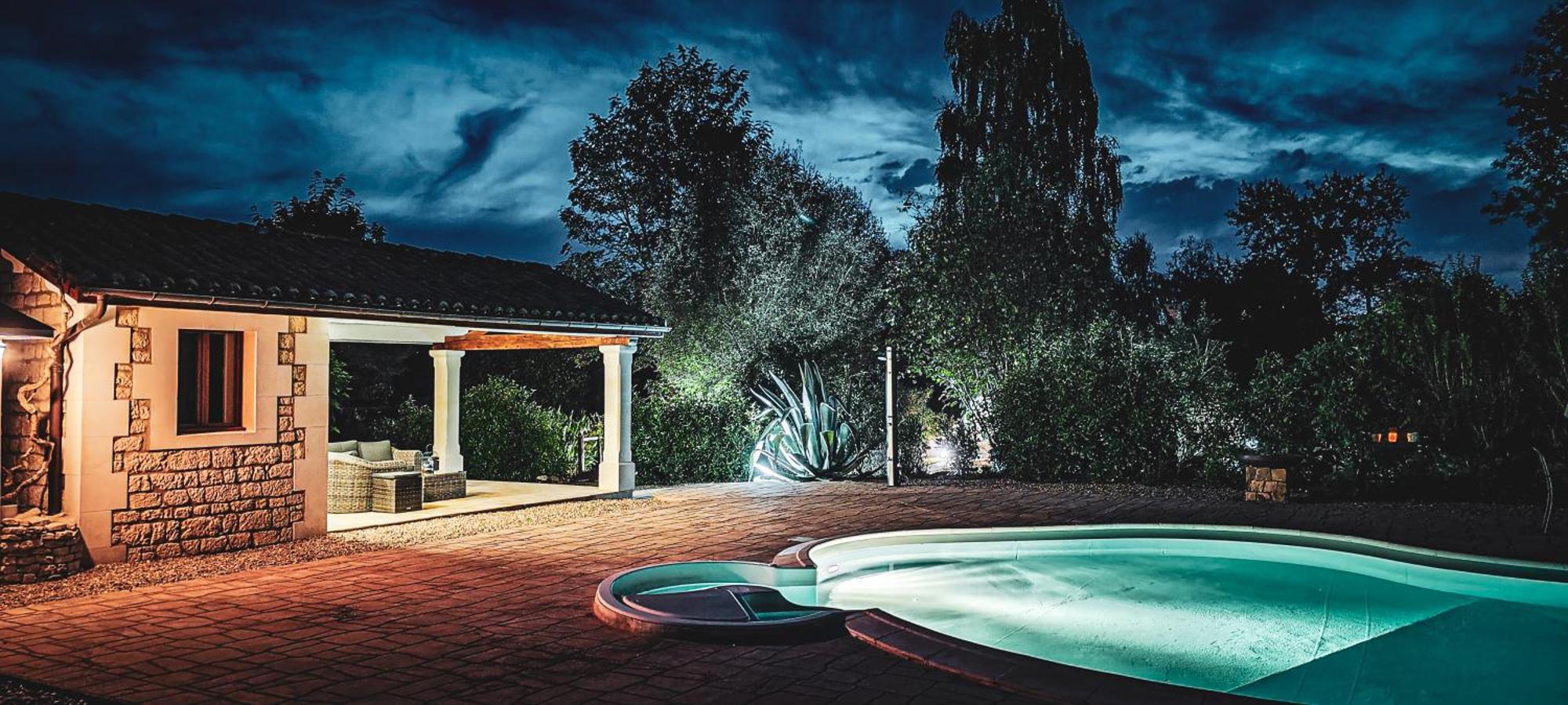 Villa Tagibao Avec Piscine Chauffee Et Spa Lesterps Экстерьер фото