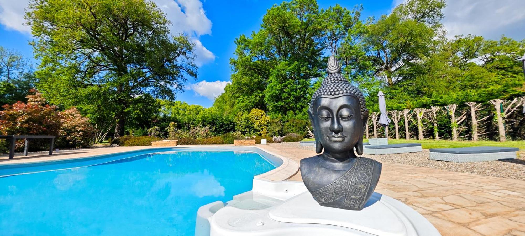 Villa Tagibao Avec Piscine Chauffee Et Spa Lesterps Экстерьер фото