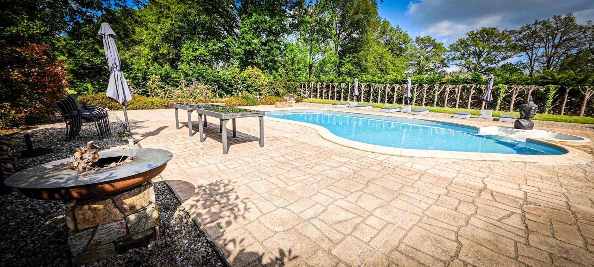 Villa Tagibao Avec Piscine Chauffee Et Spa Lesterps Экстерьер фото